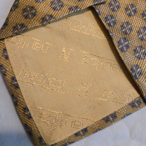 Nautica Tie Great Condition - Picture 4 of 7